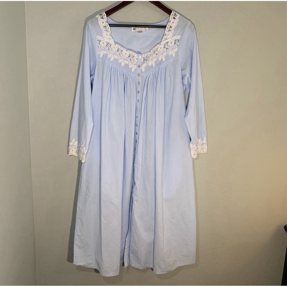 Eileen West Queen Anne's Lace Nightgown M Blue White Lace Button Front Flaw